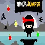 Hình ảnh một ninja nhỏ nhảy giữa không trung với bối cảnh núi non, xung quanh có nhiều trái cây màu sắc và shuriken