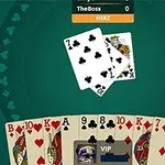 Bàn cờ với bộ bài đang được chơi, hiển thị các lá bài bích và rô, cùng giao diện người chơi và điểm số
