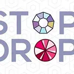 Chữ STOP DROP được viết bằng phông chữ lớn với chữ O là các hình đa giác có màu sắc khác nhau