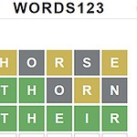 Các từ HORSE, THORN, và THEIR được sắp xếp trên lưới 5x3 với ô màu vàng, xám, và xanh lá